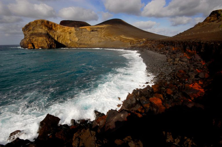 1160 – Grandes enseadas e baías pouco profundas